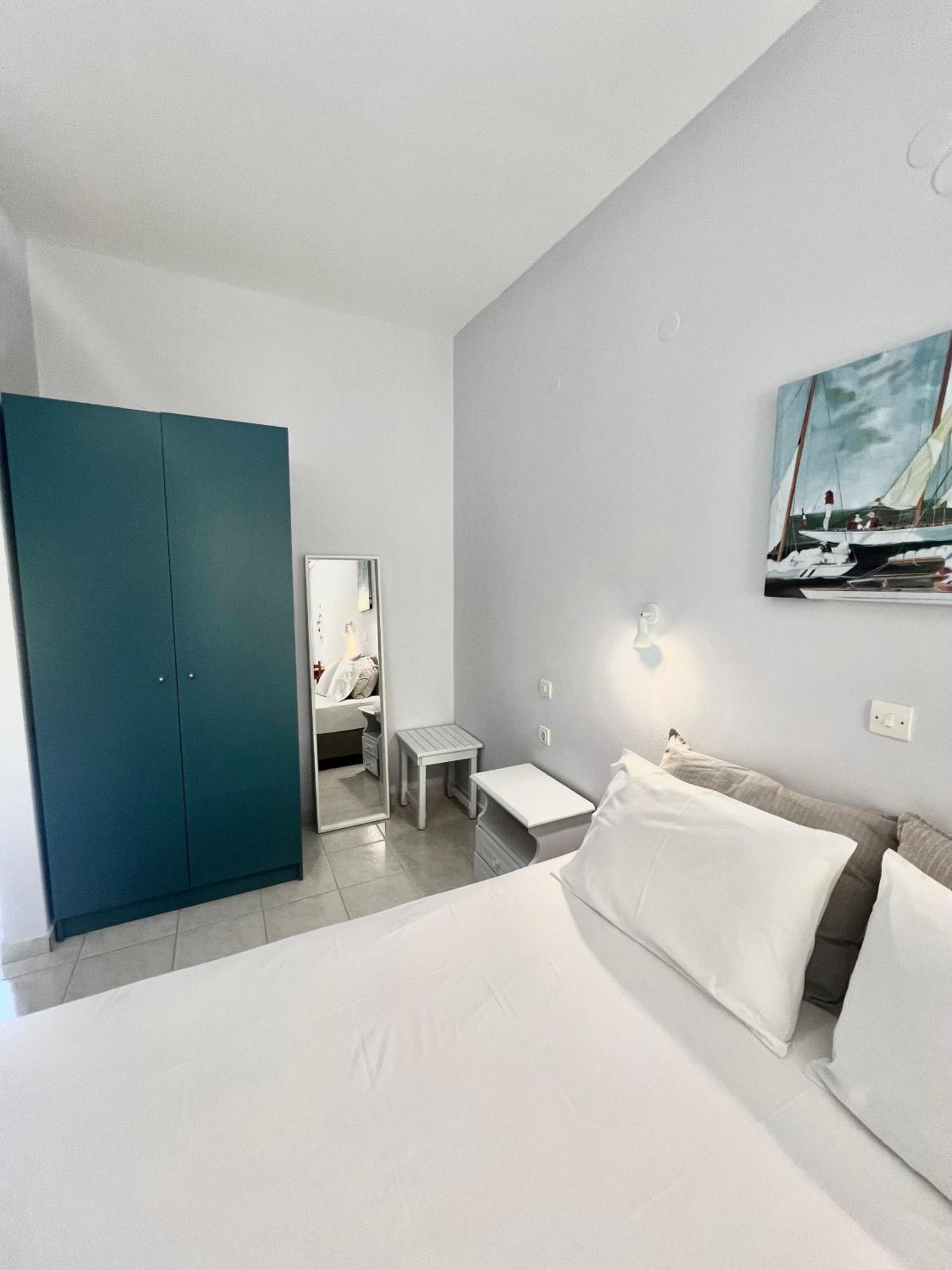 Ilias Apartments Finikounta Esterno foto